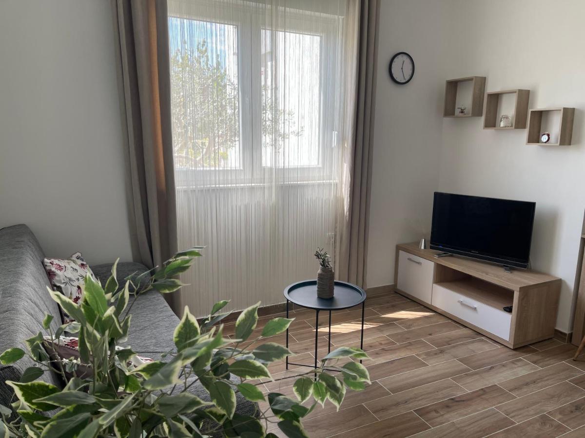 Apartman Solin 2, Parkingアパートメント エクステリア 写真
