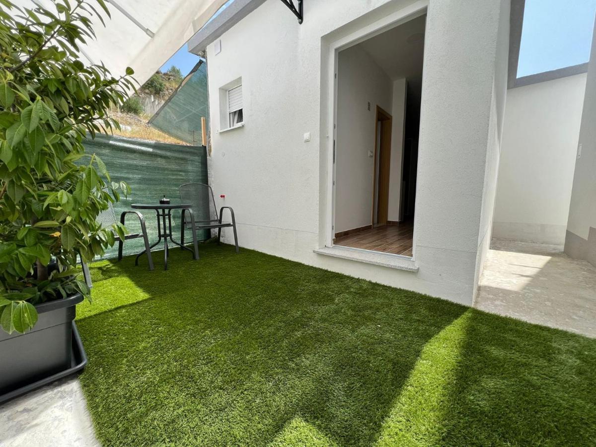 Apartman Solin 2, Parkingアパートメント エクステリア 写真