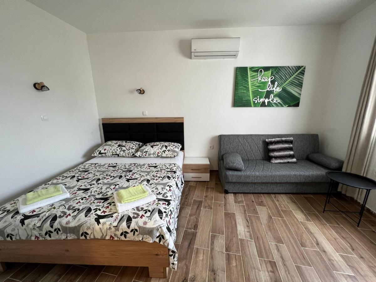 Apartman Solin 2, Parkingアパートメント エクステリア 写真